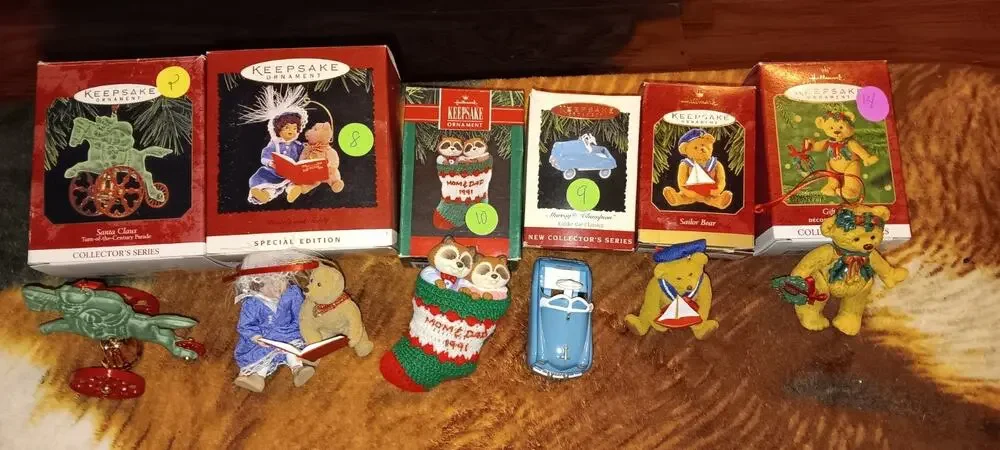Hallmark Keepsake Lot Of 6 Christmas Ornaments ( All in Original Boxes ) Nice